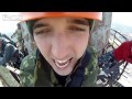 Ragazzo russo fa bungee jumping