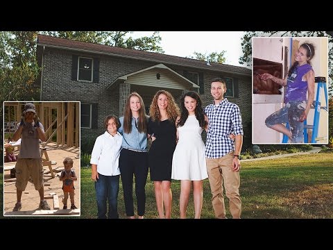 Mamma Americana costruisce una casa guardando il tutorial su YouTube